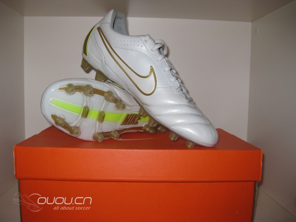 新鞋到 传奇次顶级FG