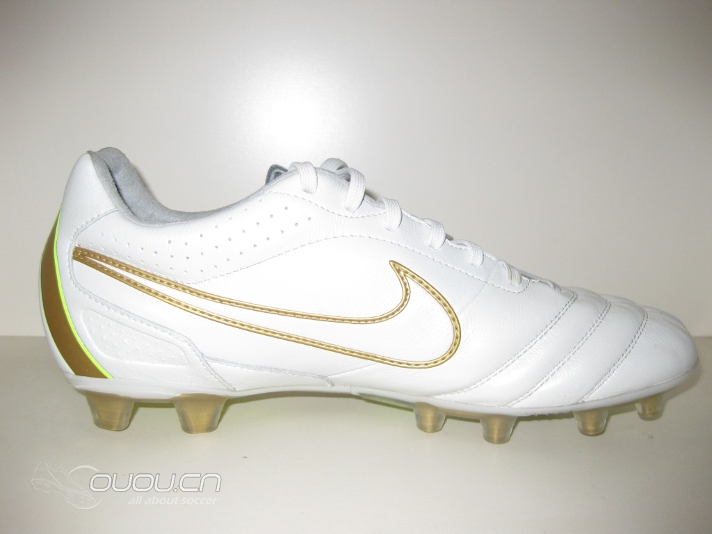 新鞋到 传奇次顶级FG