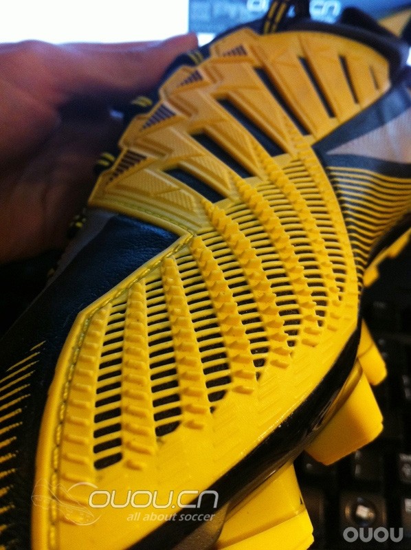 T90 laser4 FG小黄蜂小众色落地前拍照留念