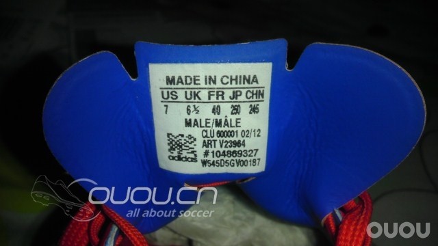 明天去水滴外场踢球,超人配色的F50也到了,哈哈