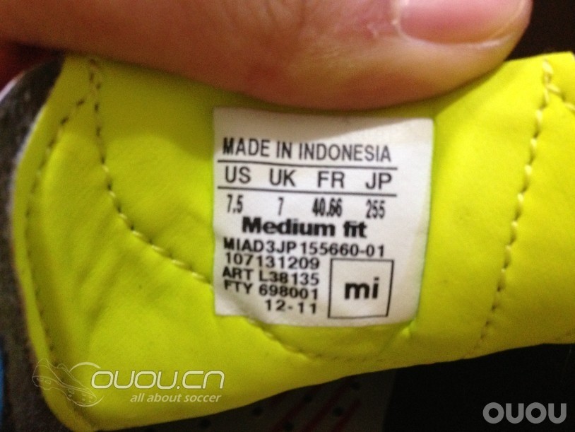 miadidas订制的鞋到啦。。。。。上图