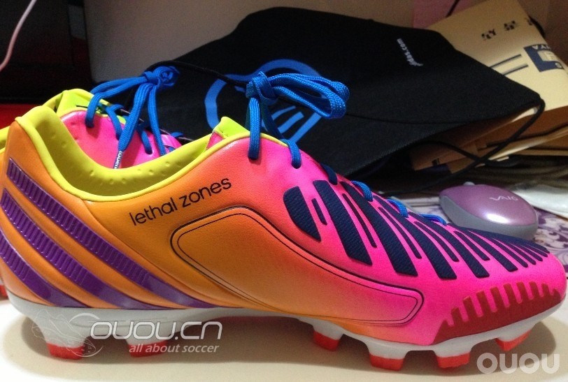 miadidas订制的鞋到啦。。。。。上图