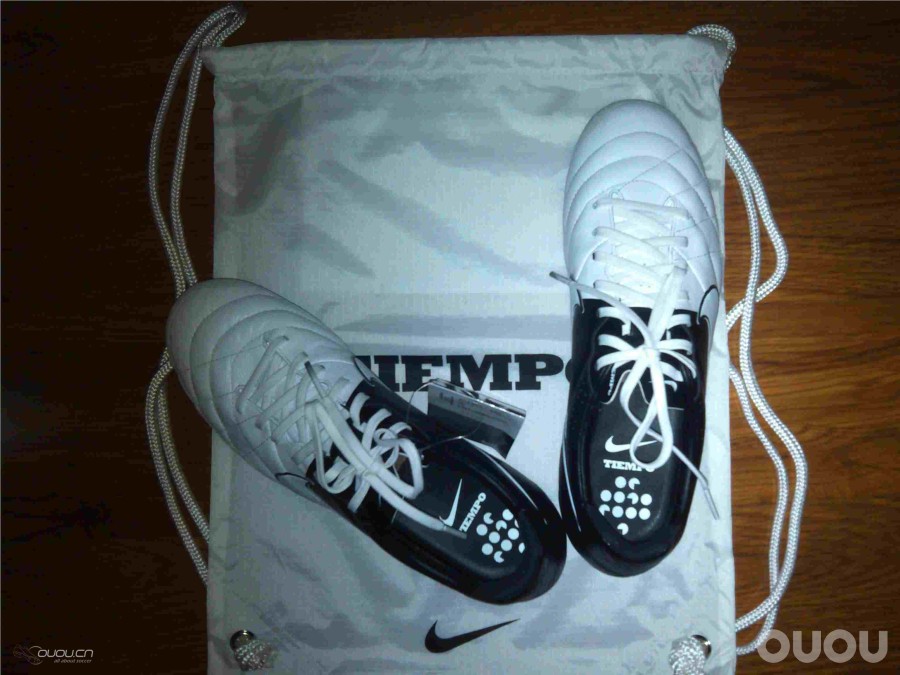 【原创】人生第一双袋鼠皮 乐天购入欧洲杯配色传奇4 HG-E