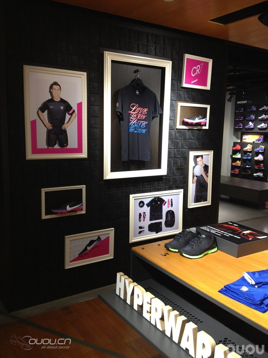 在专柜看到最新款的GS 2 2899元RMB