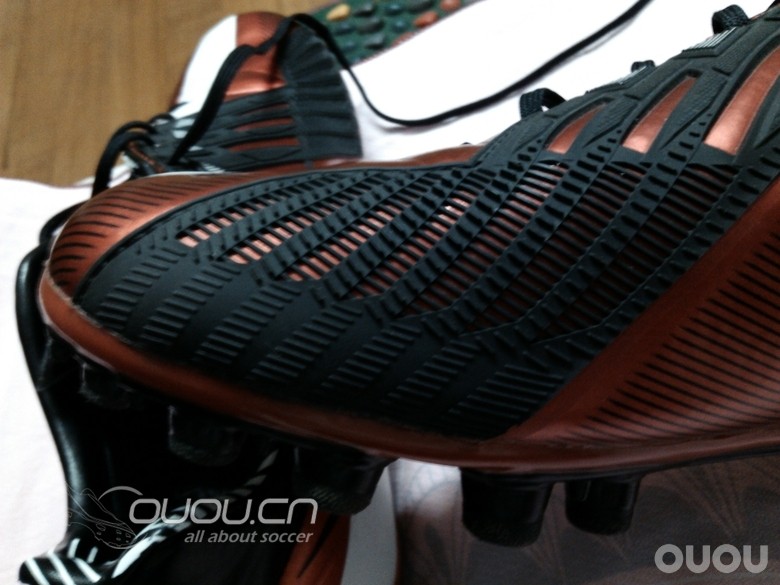 朋友的T90求鉴定,我感觉是PT货,他说是正品