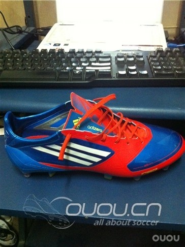 各位大神帮忙看下这鞋子