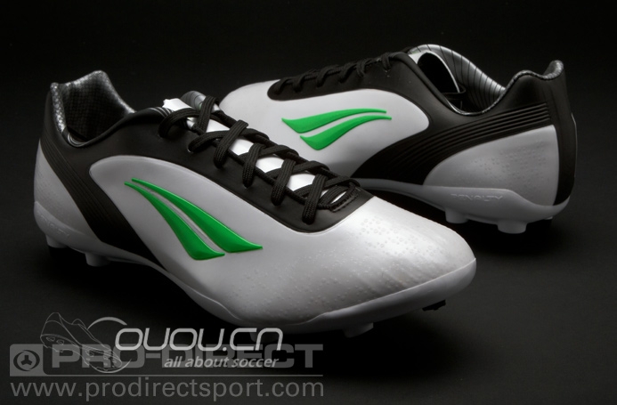 巴萨门将巴尔德斯的选择,这双靴子是世界上第一个无缝的引导和乍舌的仅仅190克 !