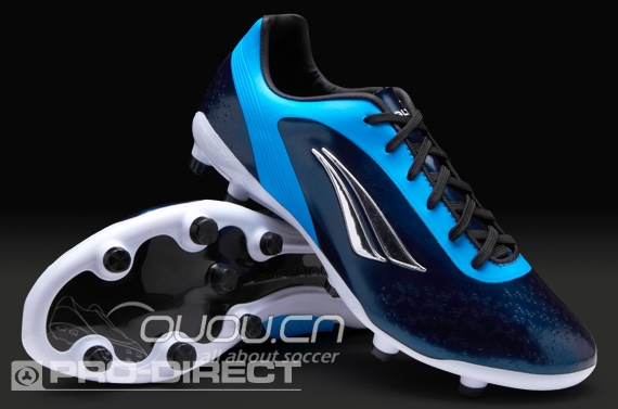 巴萨门将巴尔德斯的选择,这双靴子是世界上第一个无缝的引导和乍舌的仅仅190克 !