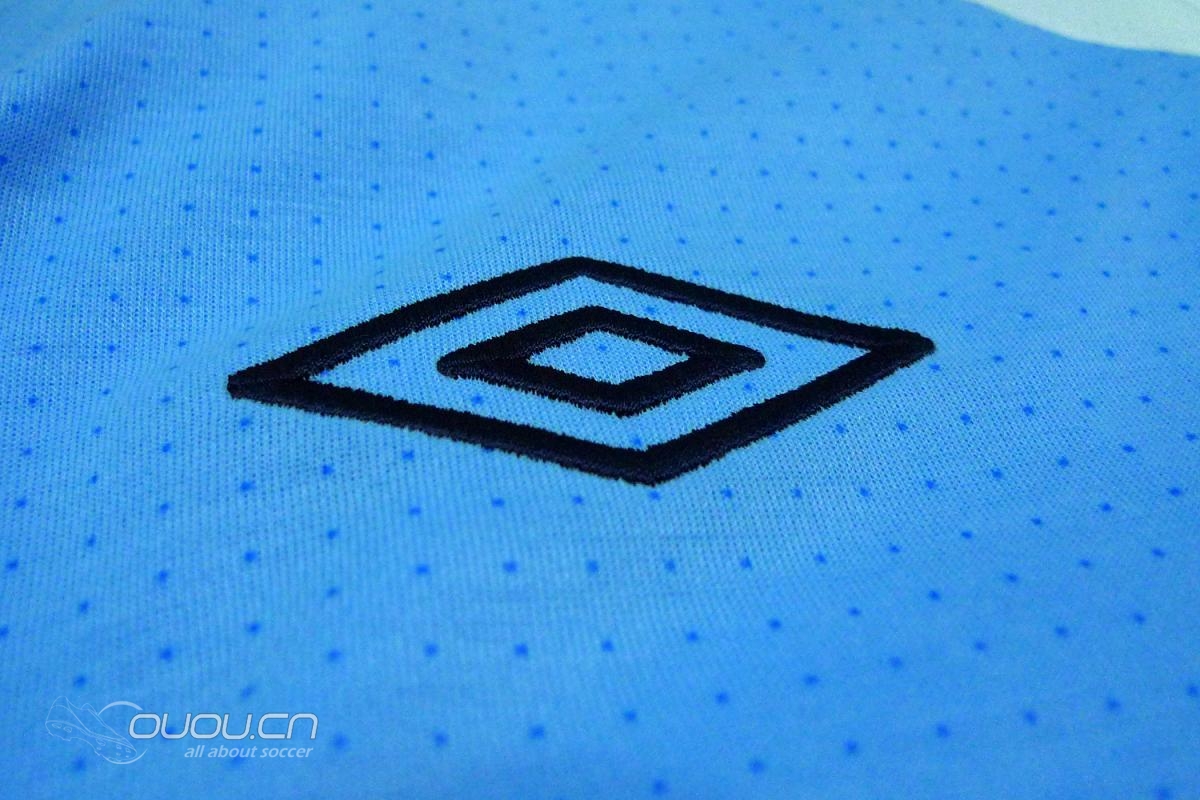 自我觉得,这是一件猛货——人和衣服一样猛!