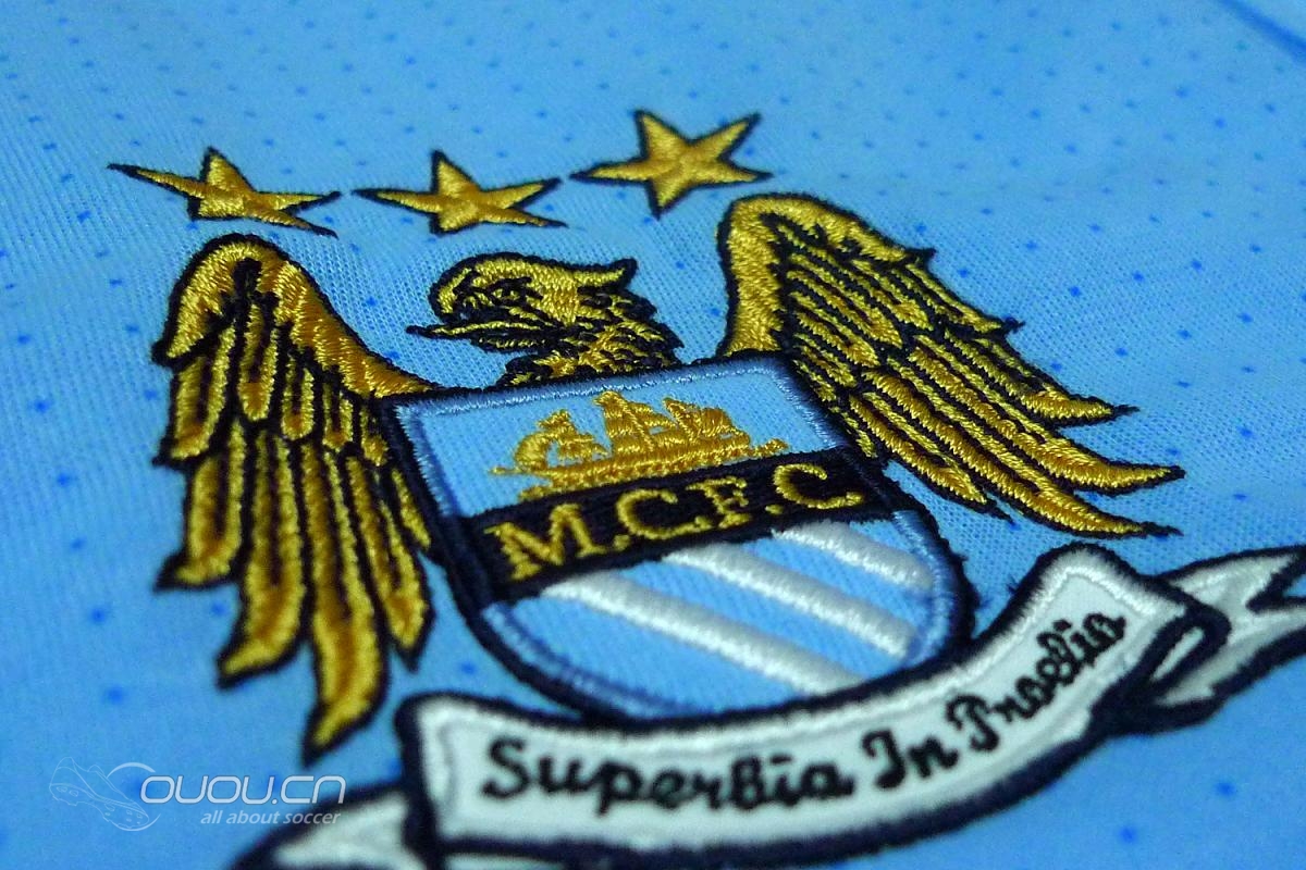 自我觉得,这是一件猛货——人和衣服一样猛!