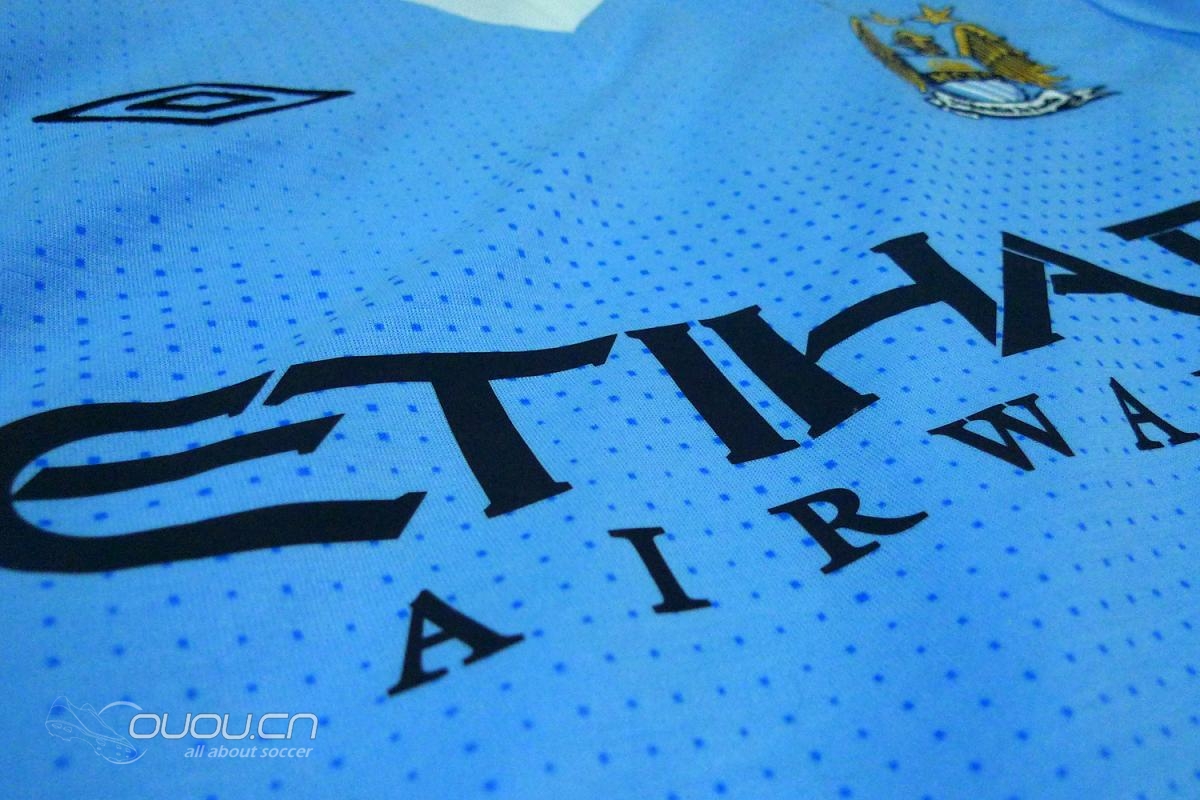 自我觉得,这是一件猛货——人和衣服一样猛!