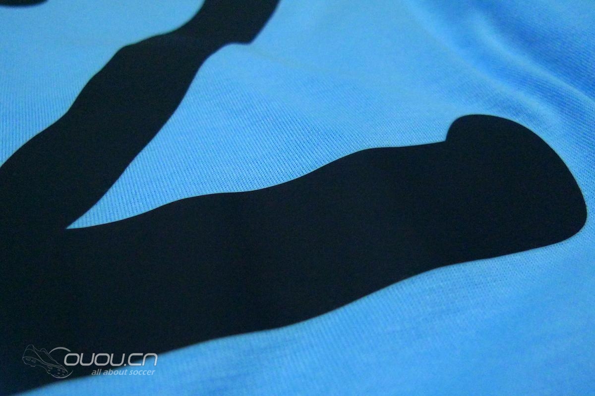 自我觉得,这是一件猛货——人和衣服一样猛!