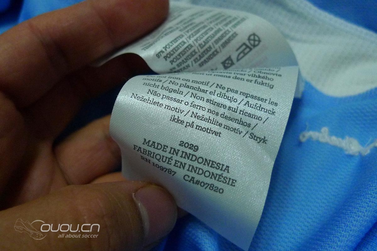 自我觉得,这是一件猛货——人和衣服一样猛!