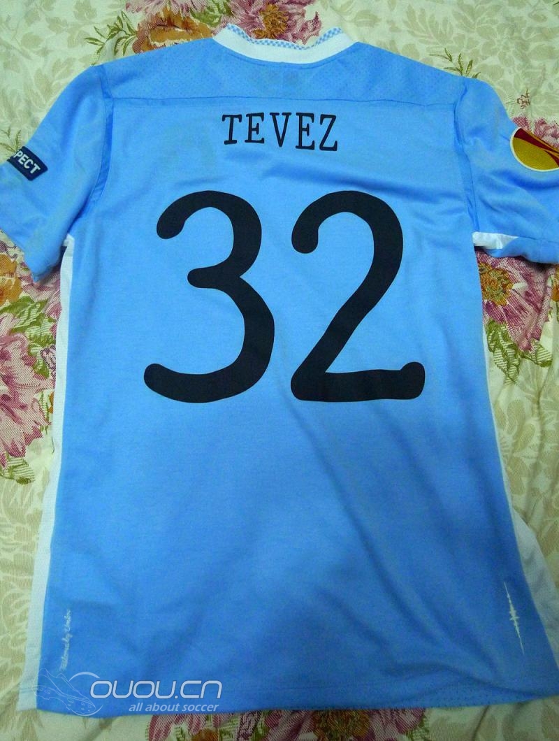 自我觉得,这是一件猛货——人和衣服一样猛!