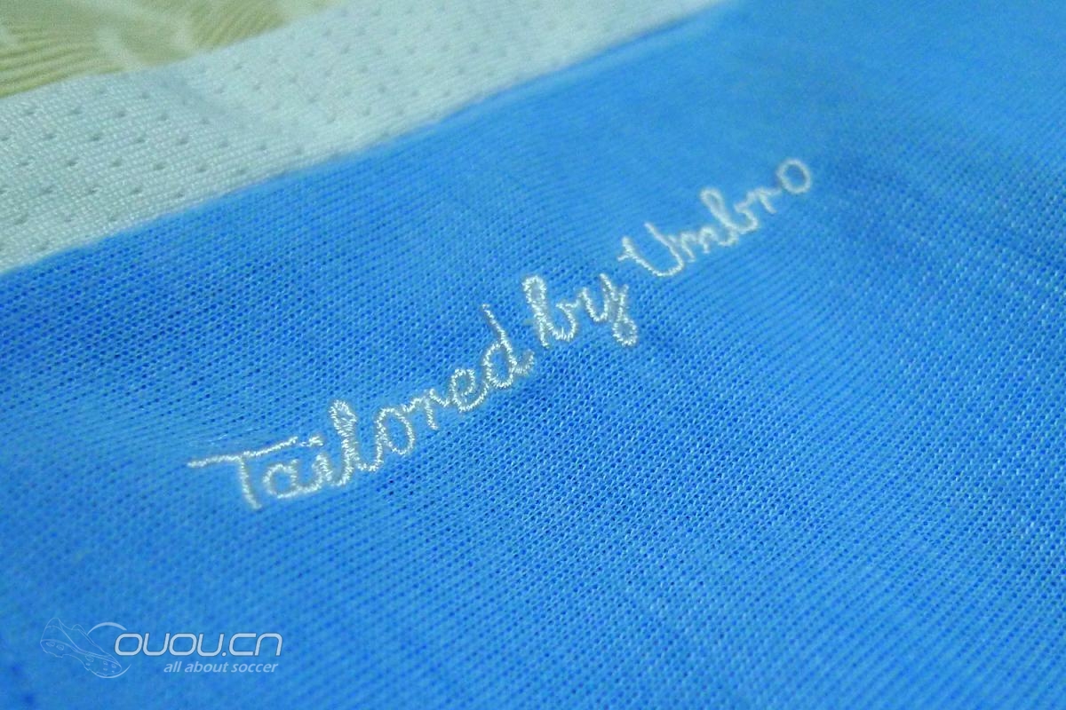 自我觉得,这是一件猛货——人和衣服一样猛!