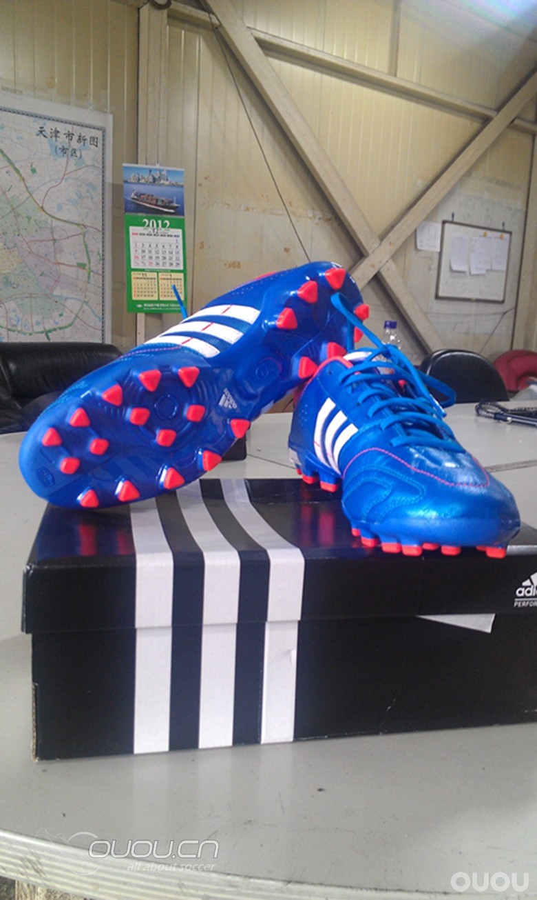 新买的adidas 11pro