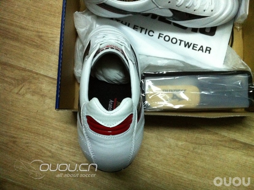 全袋鼠皮morelia 2短舌限量版开箱及实战5人制