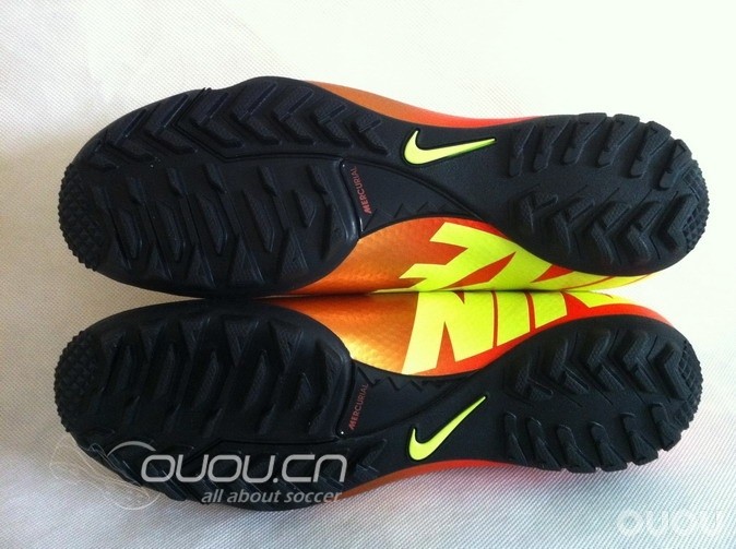 无意看到。真是猛鞋,猛店,猛价啊!!