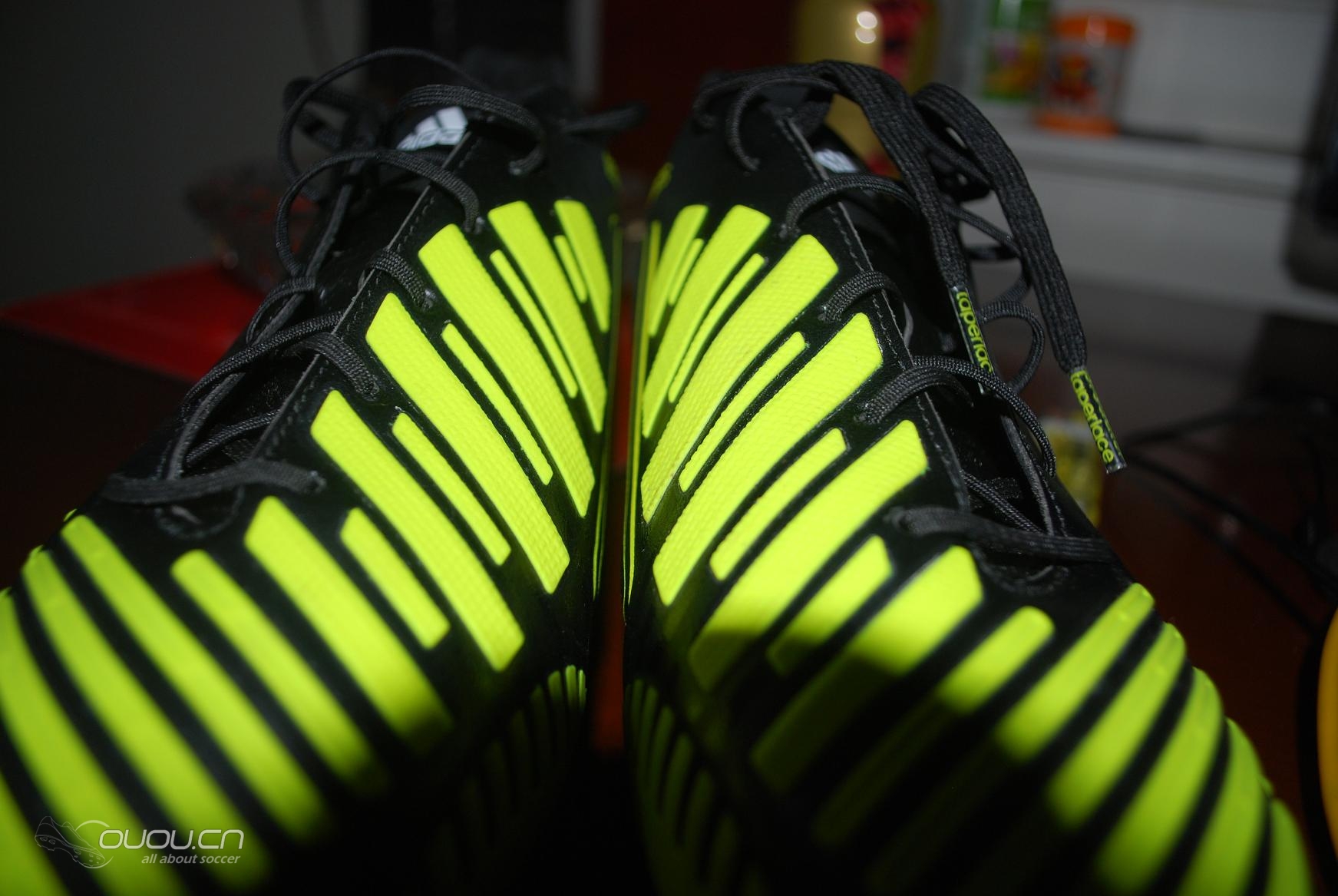 估计是论坛首发吧?猎鹰12欧冠配色,LZ HG。