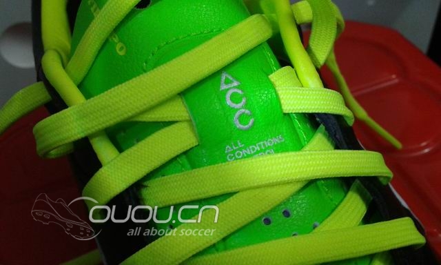 新配色NIKE TIEMPO LEGEND IV HG-E 被人喷卖萌了。。果断改标题