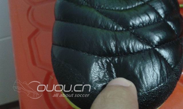 新配色NIKE TIEMPO LEGEND IV HG-E 被人喷卖萌了。。果断改标题