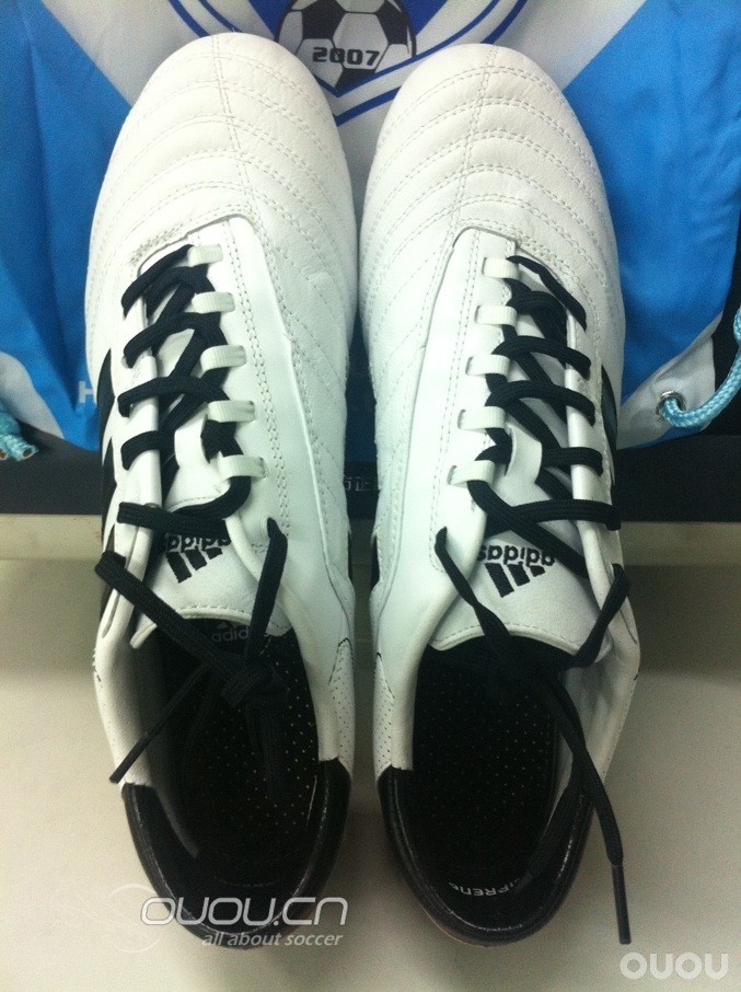 老鞋一双adidas adipure 3代,袋鼠皮!没忍住,不该啊。。。