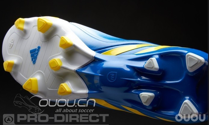 上周各大联赛普遍穿着的猎鹰12新配色,准备购入!