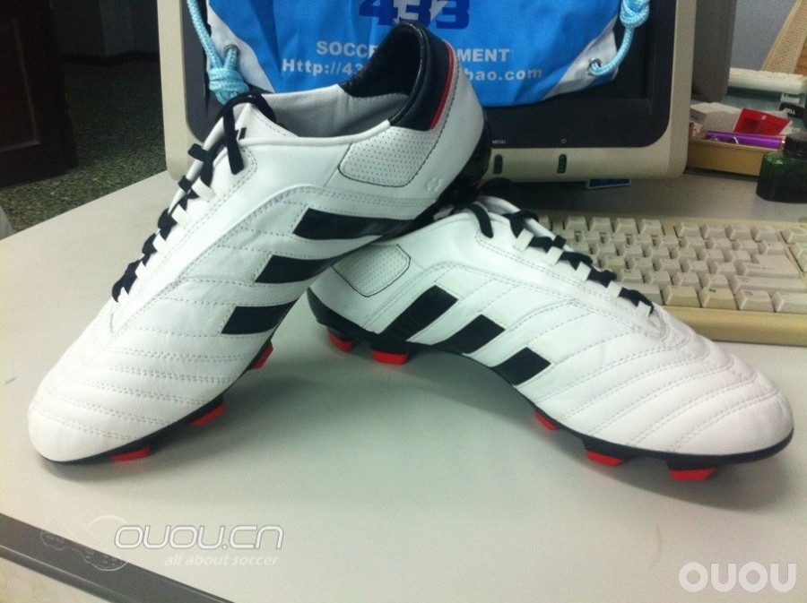老鞋一双adidas adipure 3代,袋鼠皮!没忍住,不该啊。。。