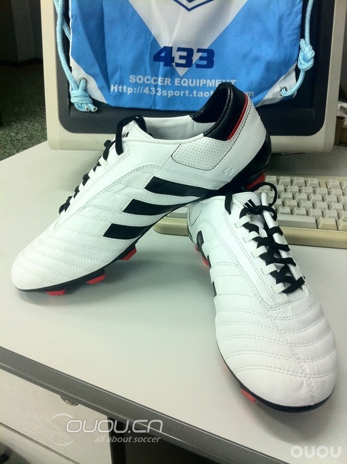 老鞋一双adidas adipure 3代,袋鼠皮!没忍住,不该啊。。。