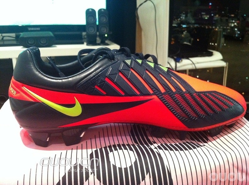 boxing day,伦敦niketown 75镑购入T90 Laser IV 算不算白菜??