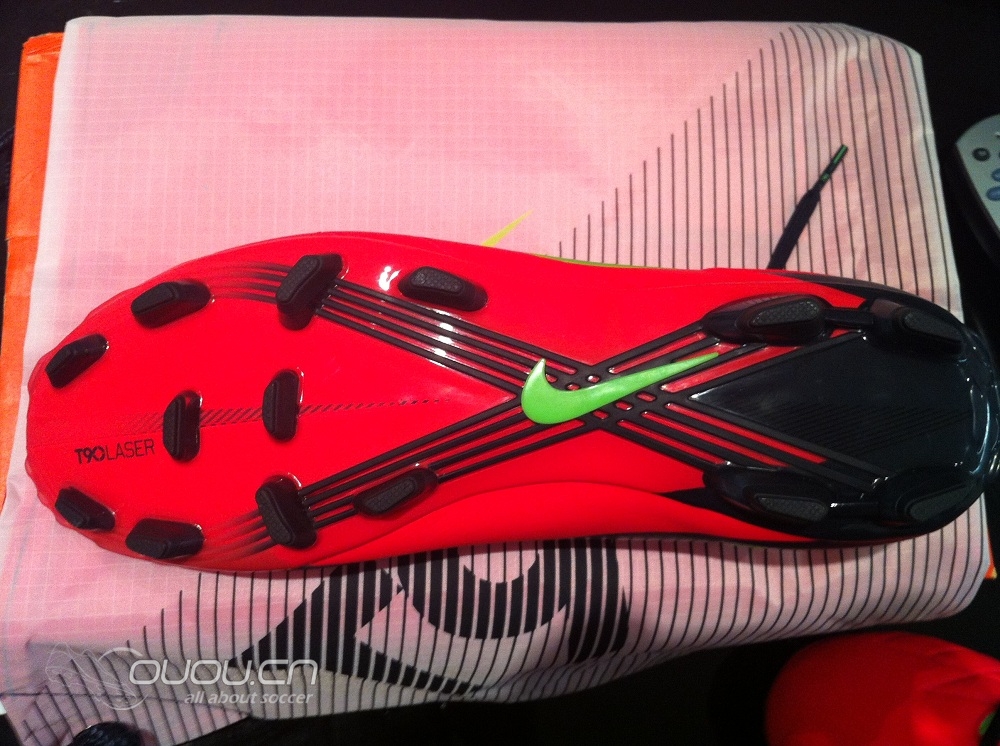 boxing day,伦敦niketown 75镑购入T90 Laser IV 算不算白菜??