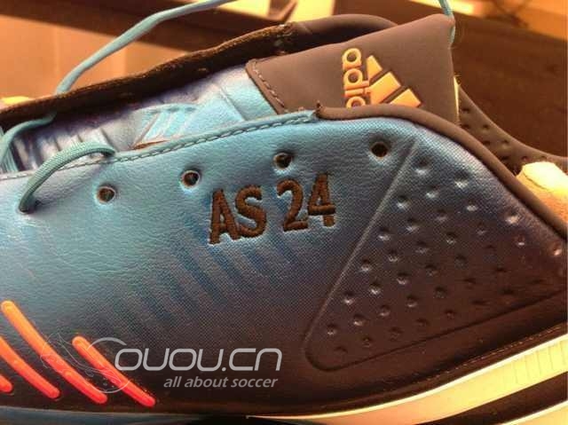 新人继续爆照,这次主角是猎鹰12首发配色顶级AG 同场有猎鹰6MANIA和GS做配角