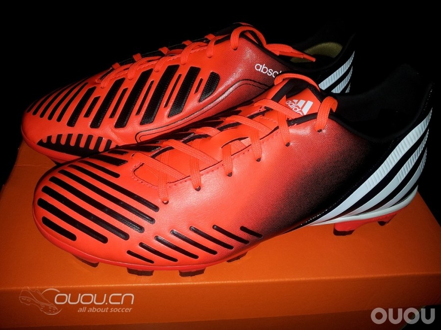 新入中端猎12 HG 红黑