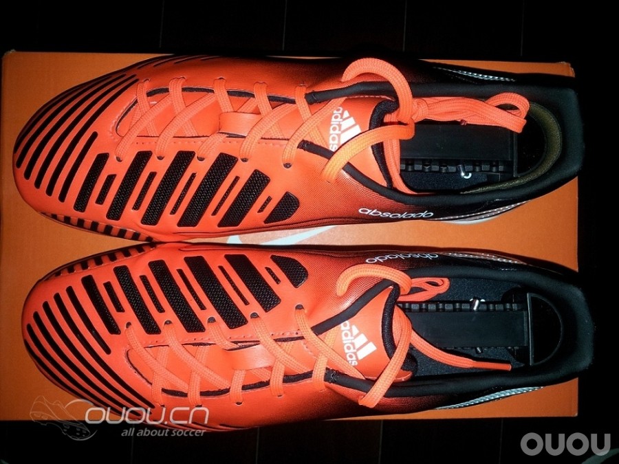 新入中端猎12 HG 红黑