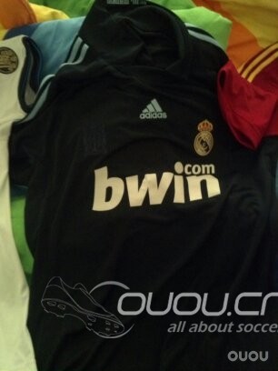 嘿嘿,新手混脸熟,近两年败的东西,都是原价货