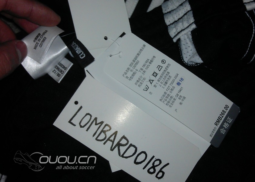 之前发帖阿迪收腿裤,小白菜。今天到货很高兴,正品