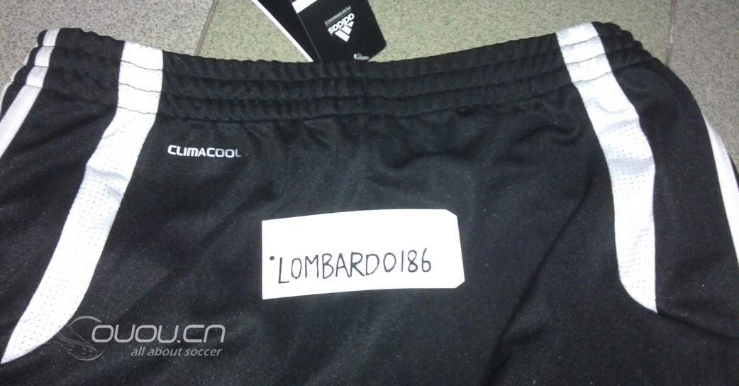 之前发帖阿迪收腿裤,小白菜。今天到货很高兴,正品