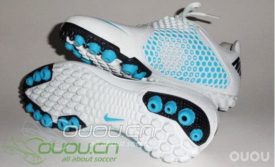 那位大神可以帮我找到这双鞋~!重赏!!!