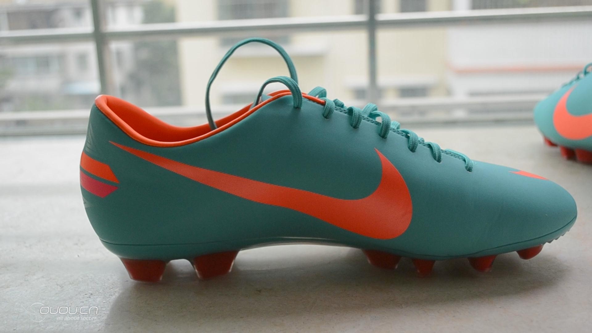 实战派宽脚日版顶级刺客8湖蓝ACC到位,顶级耐克战鞋集结完毕,刺客8VS传奇4VS360大比拼(多图)