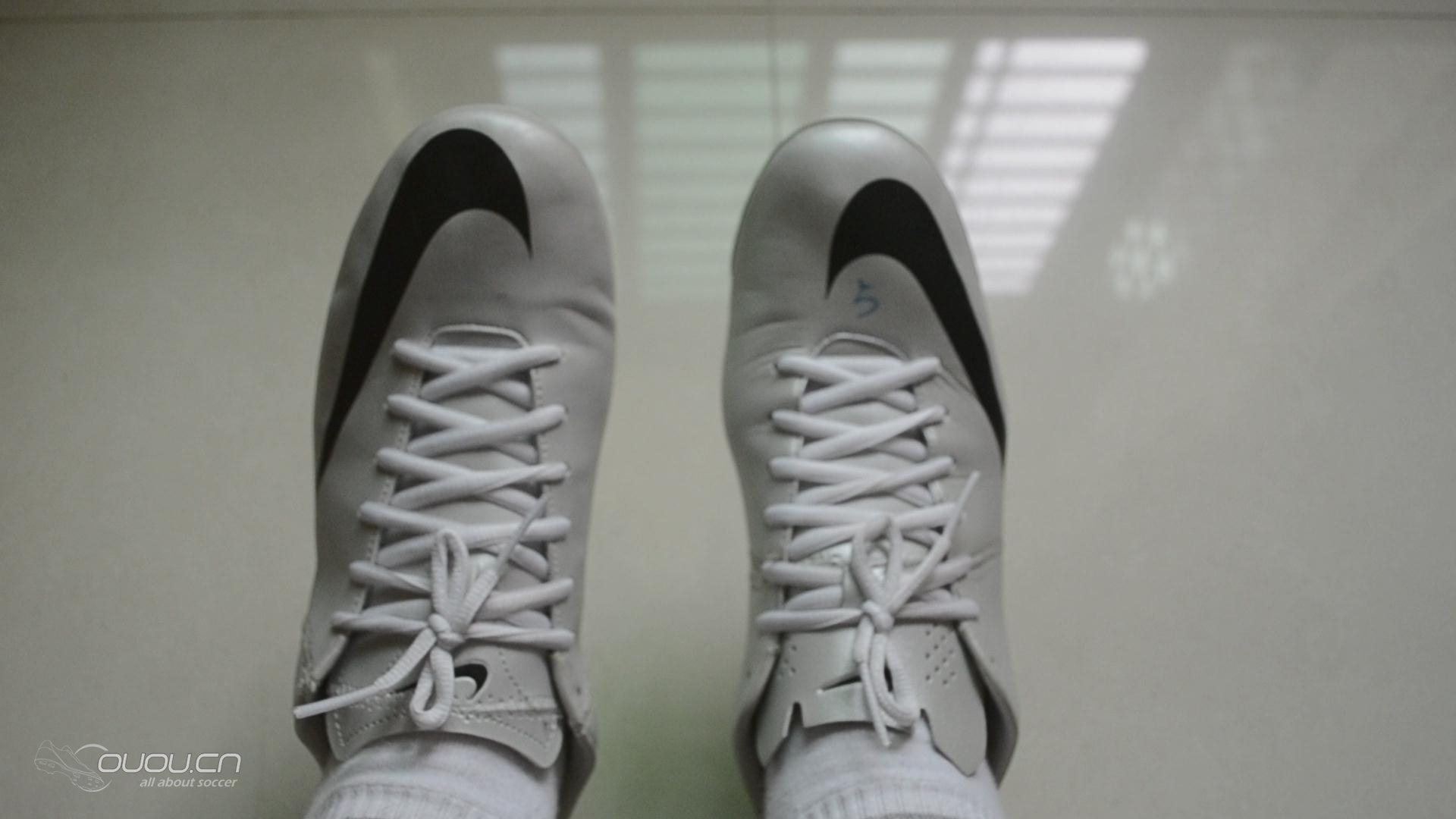 实战派宽脚刺客9中低端AG穿着评测