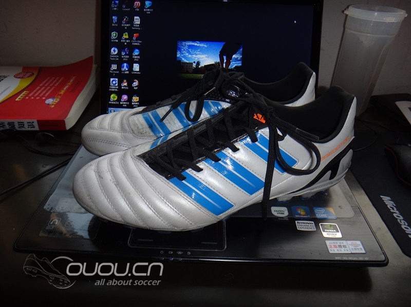 大四学生党仅有的两双球鞋