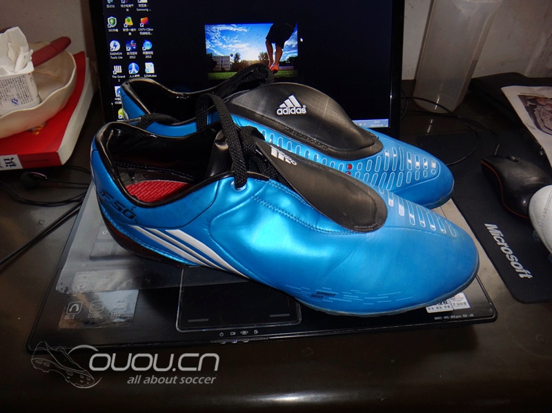 大四学生党仅有的两双球鞋