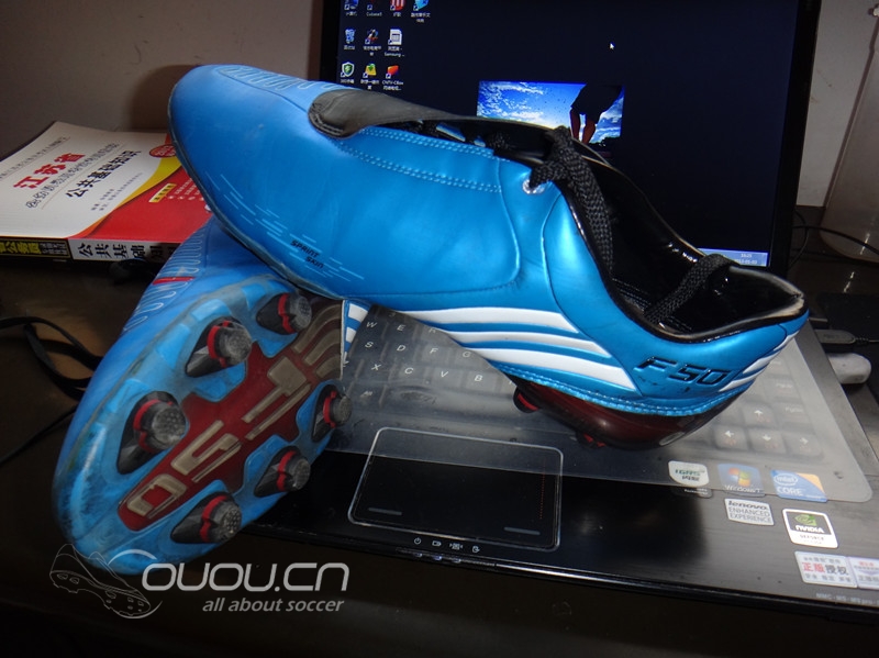 大四学生党仅有的两双球鞋