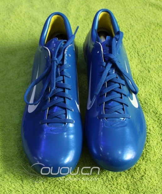 蓝白色足球鞋2双