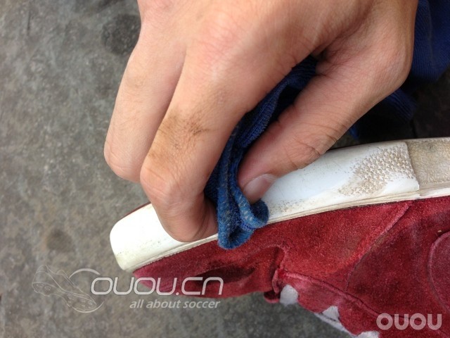 发现一个清洁鞋子的方法~