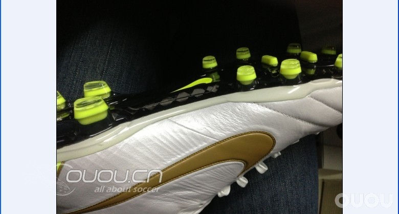 碳底传奇求鉴定真假,已签收。