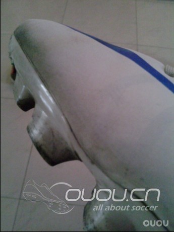 小清新与重口味(adidas F30 adizero III FG与Nike Mercurial Victory III HG)