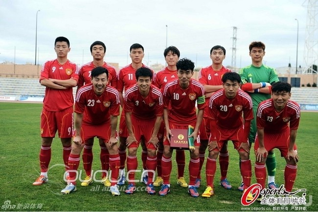 国足西班牙拉练,看看这猎12穿的……