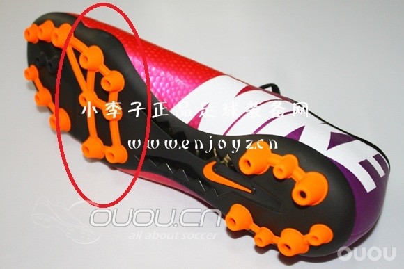 刺客9 AG入门级鞋钉疑问,大家帮忙看下。