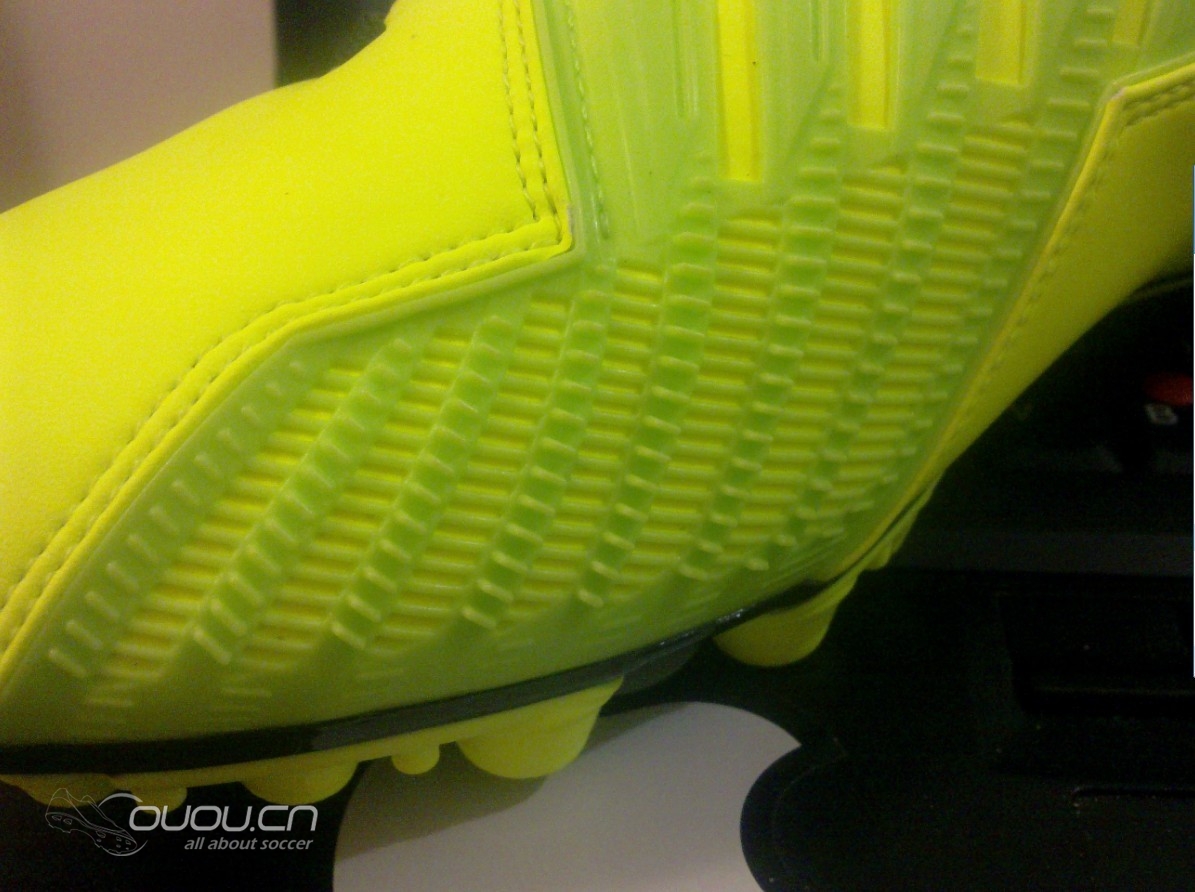 圣诞节那会预定的T90中端AG终于收到了。。